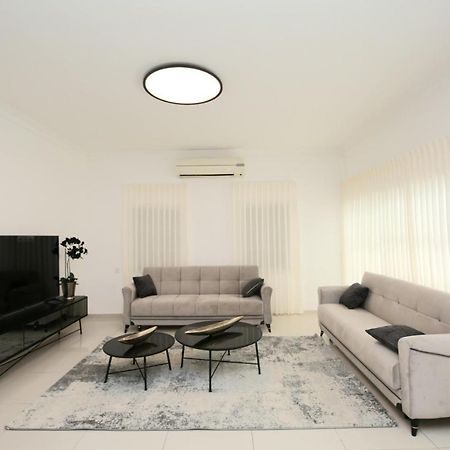 City Center Luxury Apartment In Netanya Bagian luar foto