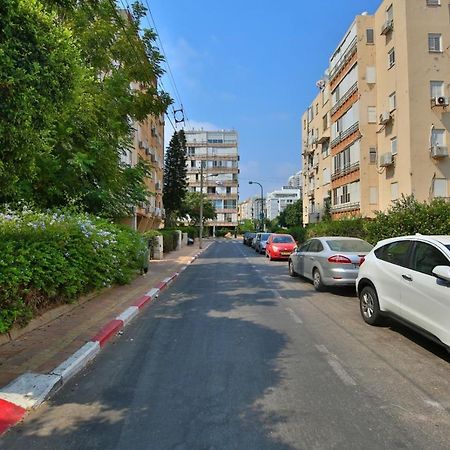 City Center Luxury Apartment In Netanya Bagian luar foto