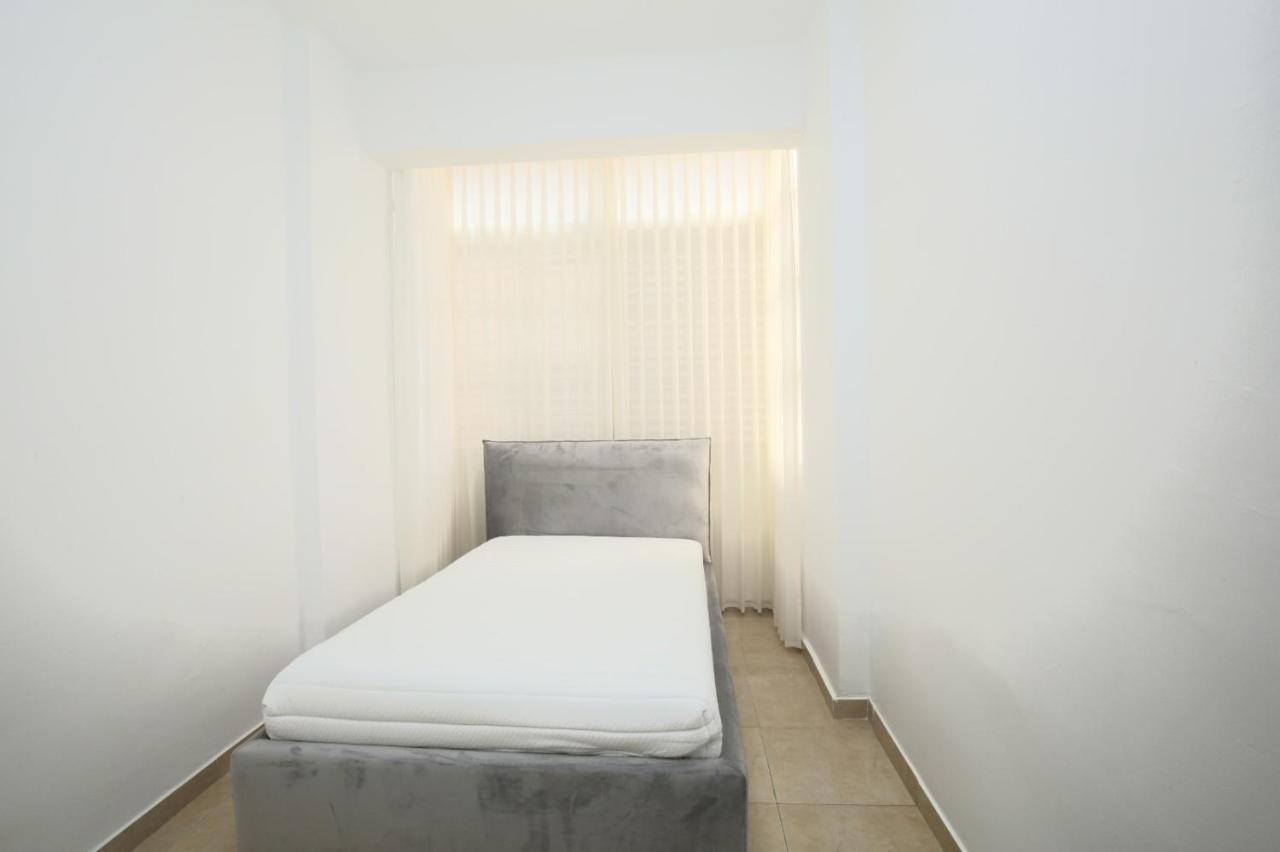 City Center Luxury Apartment In Netanya Bagian luar foto