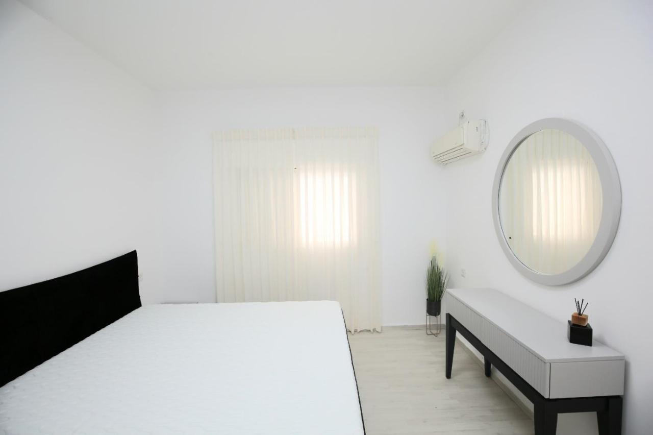 City Center Luxury Apartment In Netanya Bagian luar foto