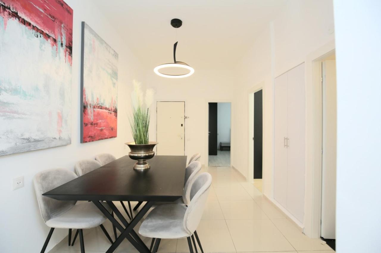 City Center Luxury Apartment In Netanya Bagian luar foto