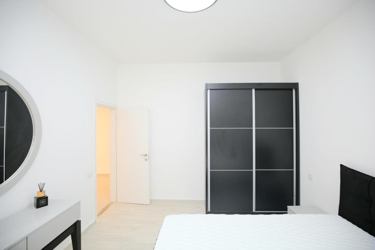 City Center Luxury Apartment In Netanya Bagian luar foto