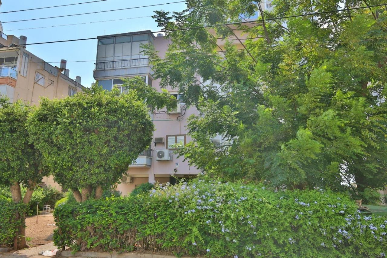 City Center Luxury Apartment In Netanya Bagian luar foto